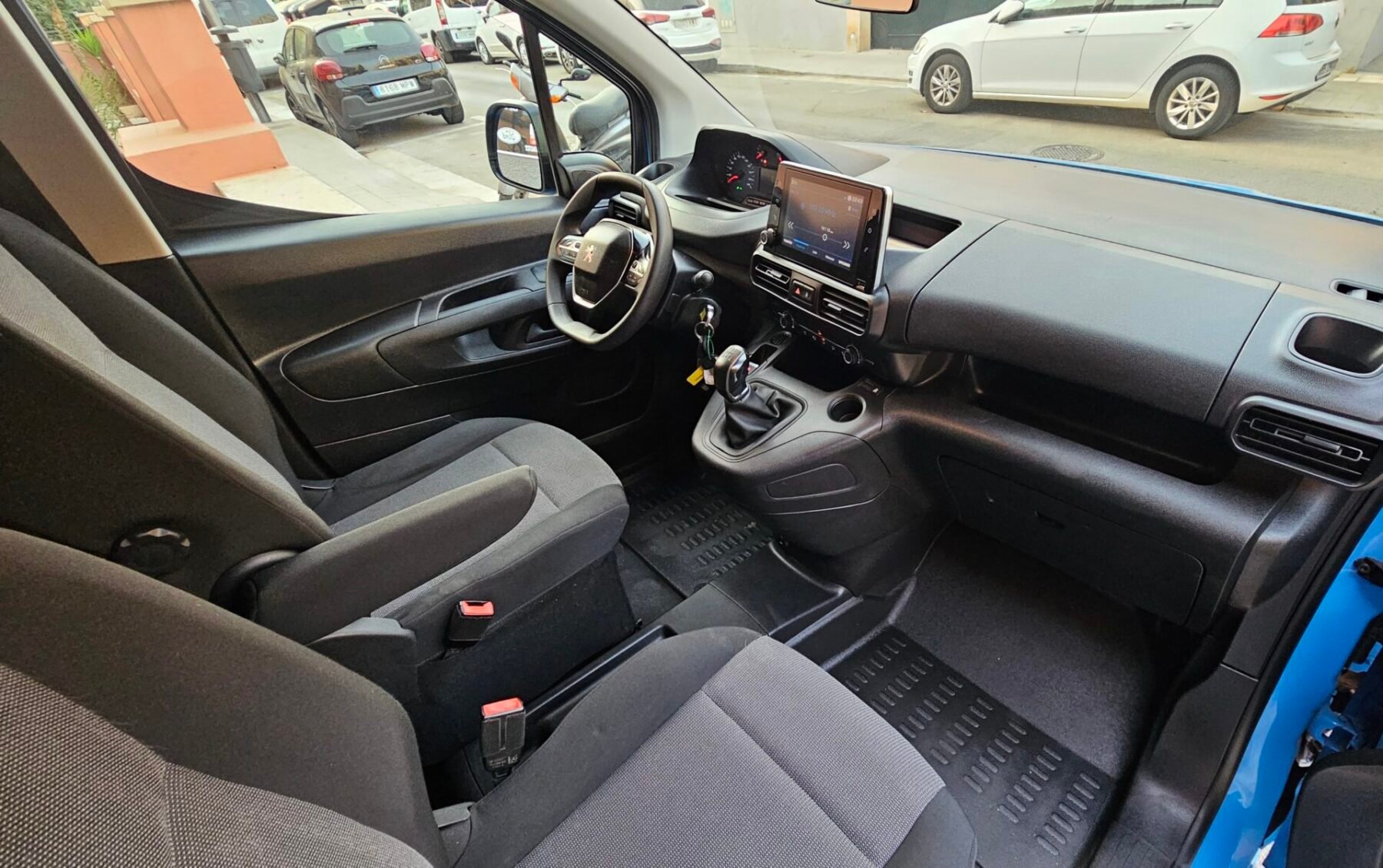 PEUGEOT Partner Professional 