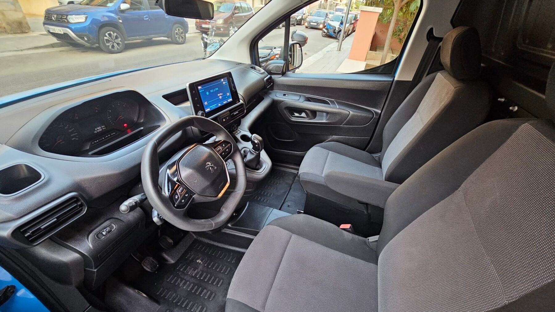 PEUGEOT Partner Professional 