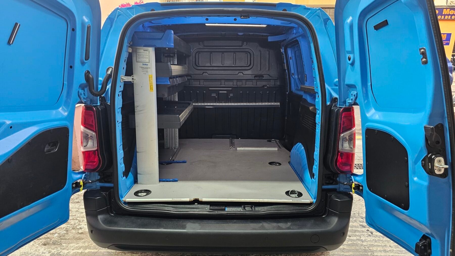 PEUGEOT Partner Professional 