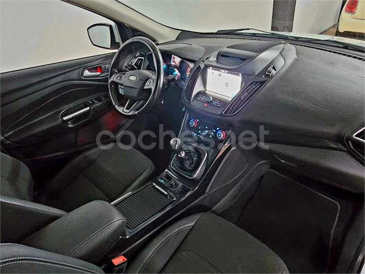 FORD Kuga 2.0 TDCi 4x2 ASS Titanium