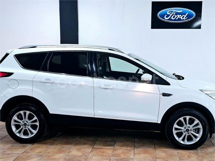 FORD Kuga 2.0 TDCi 4x2 ASS Titanium