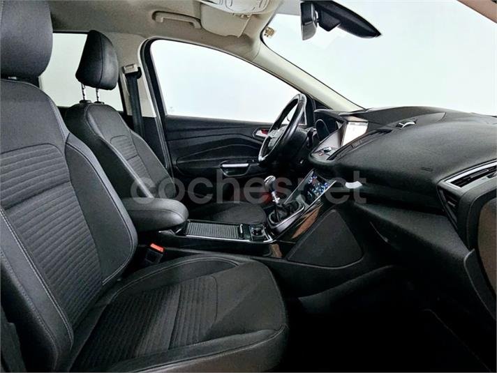 FORD Kuga 2.0 TDCi 4x2 ASS Titanium