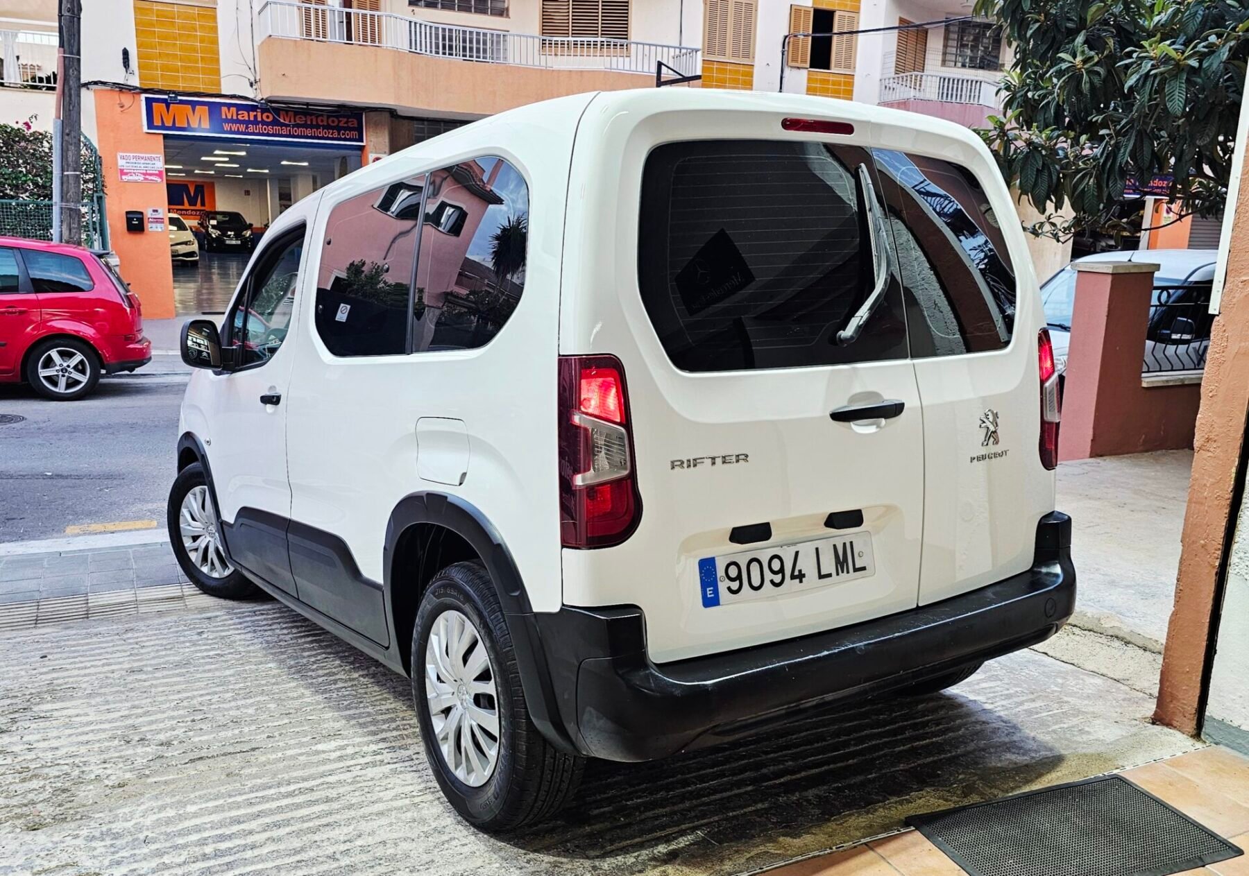 PEUGEOT Rifter Access Standard