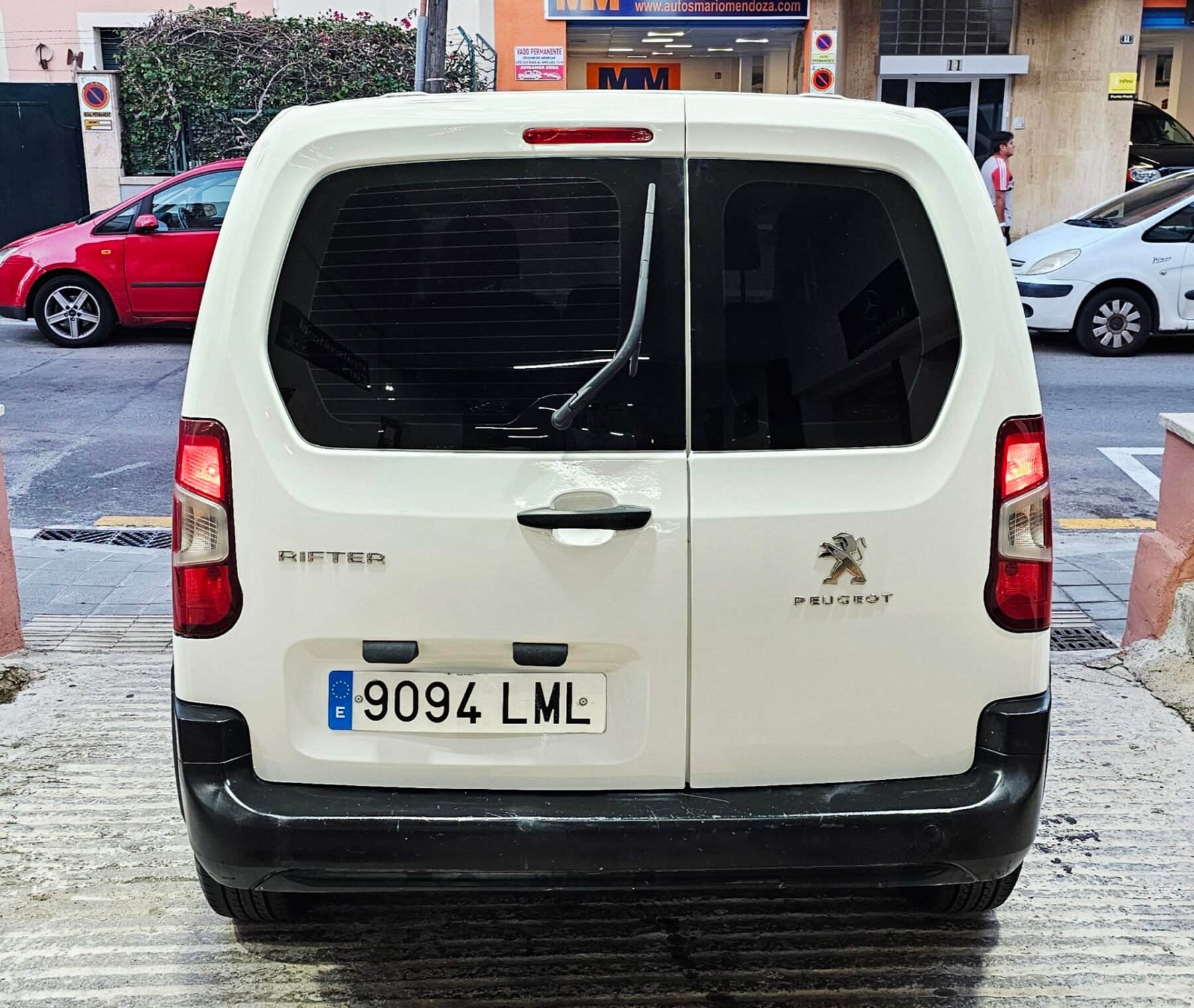 PEUGEOT Rifter Access Standard