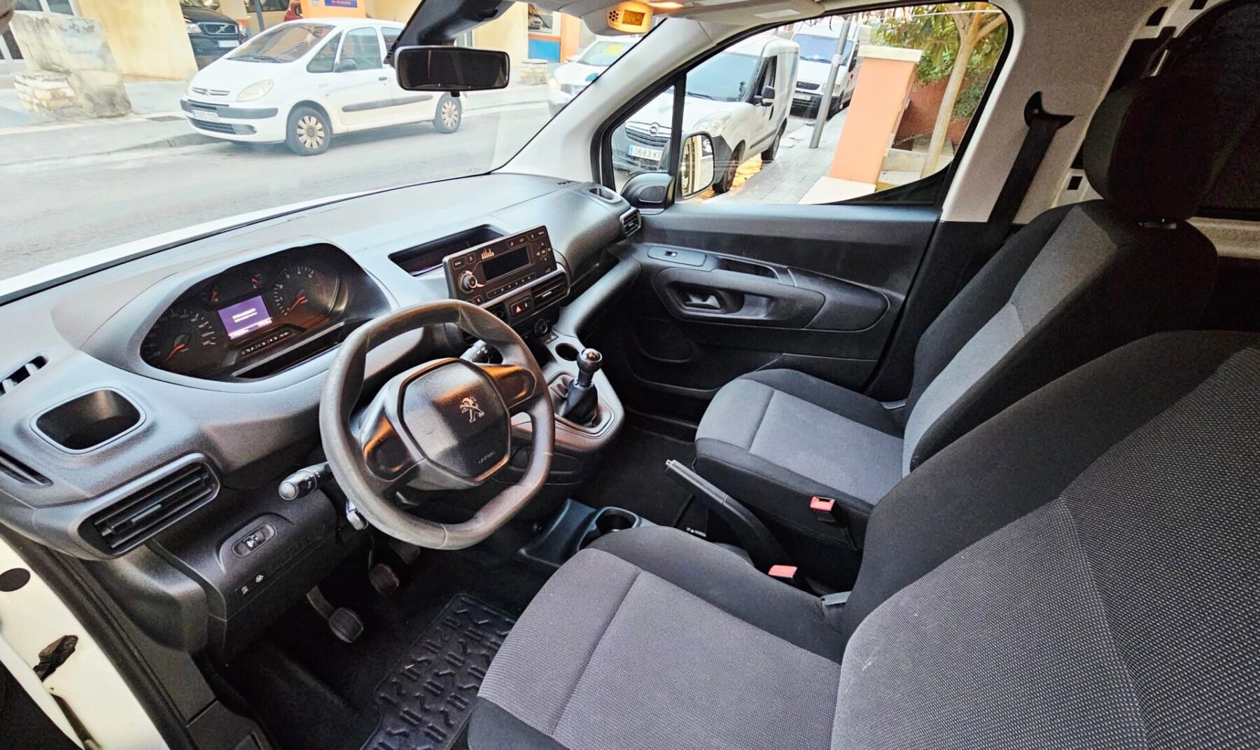 PEUGEOT Rifter Access Standard