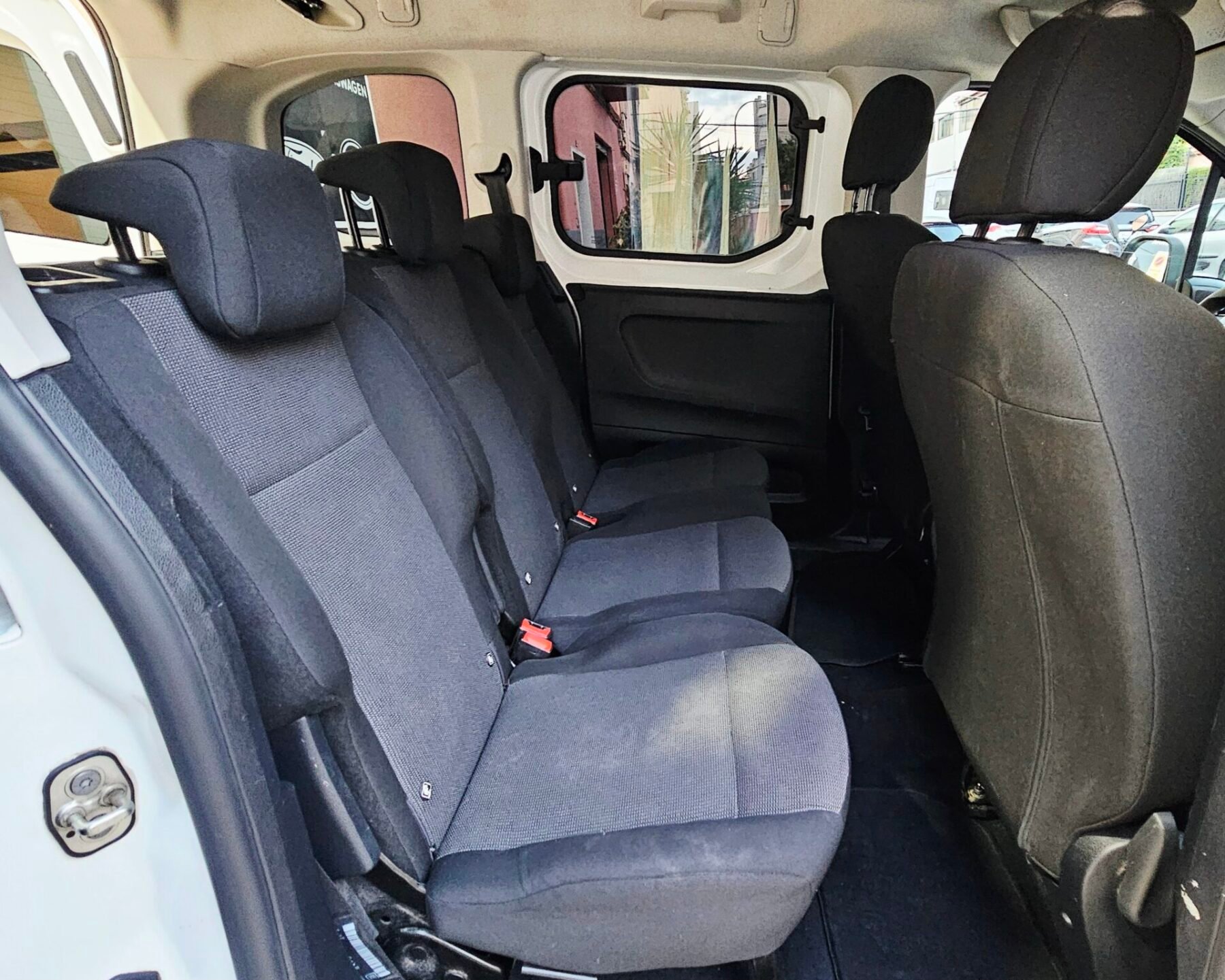 PEUGEOT Rifter Access Standard