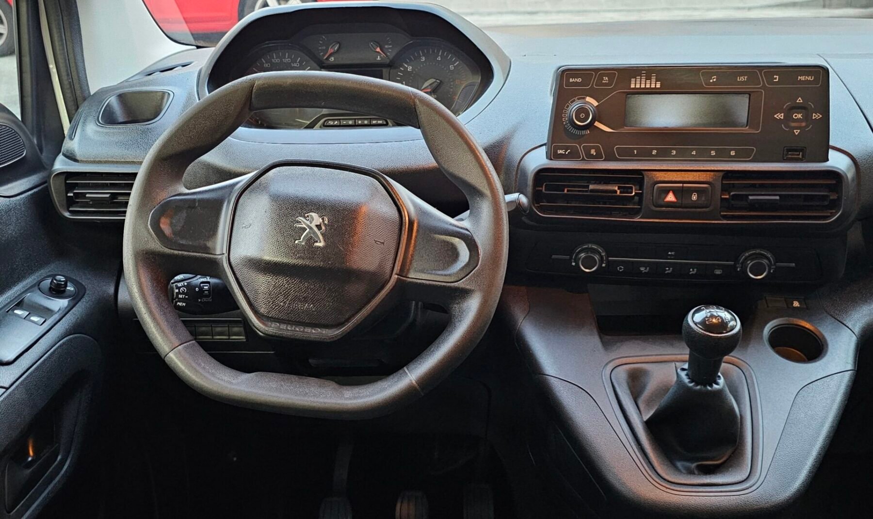 PEUGEOT Rifter Access Standard