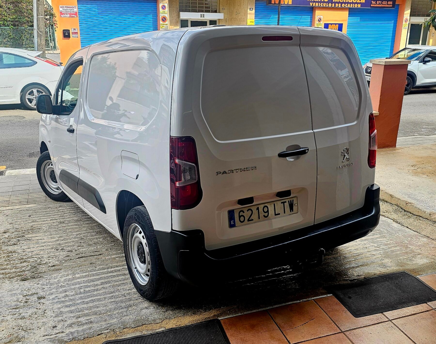 PEUGEOT Partner 3 Plazas Pro