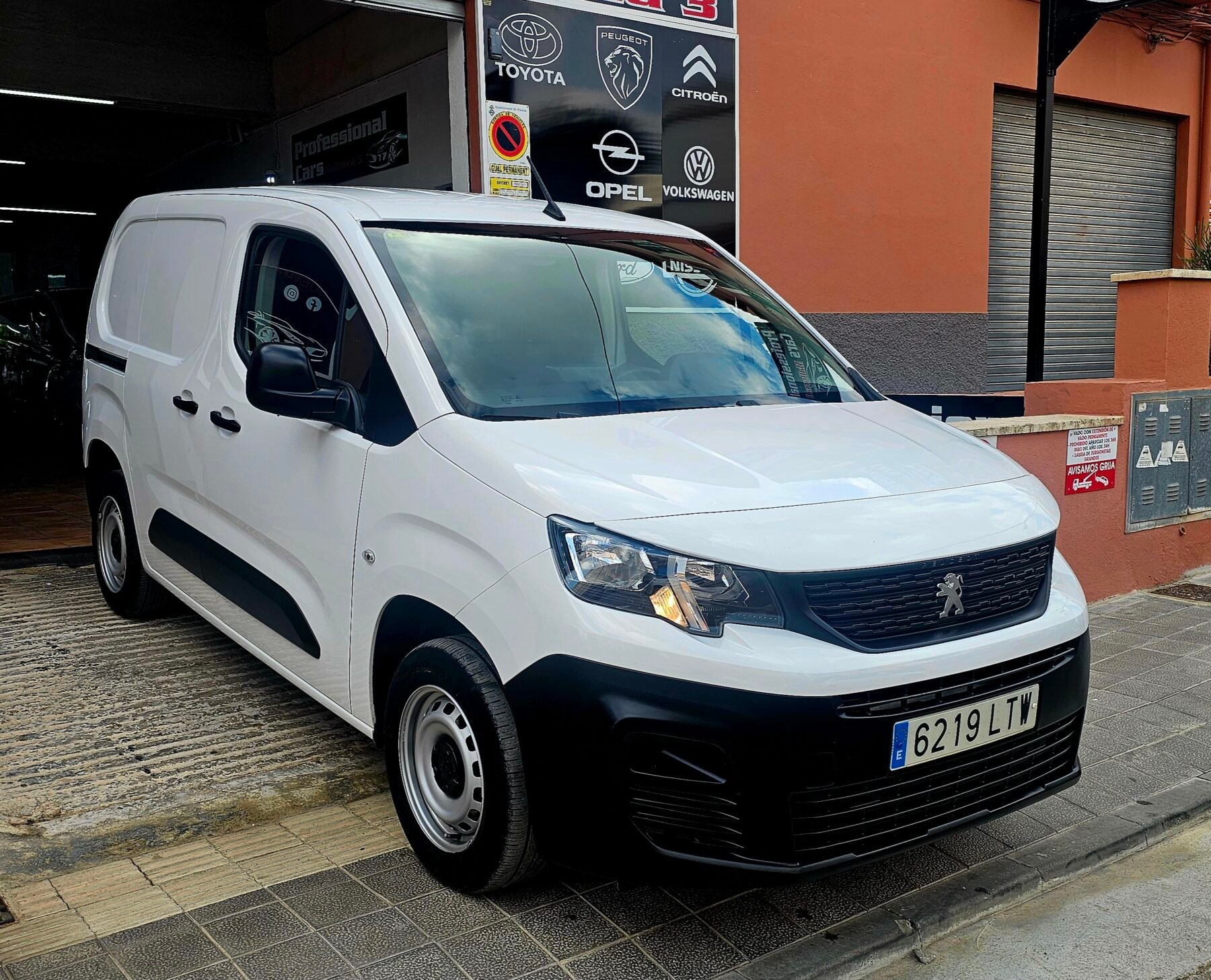 PEUGEOT Partner 3 Plazas Pro