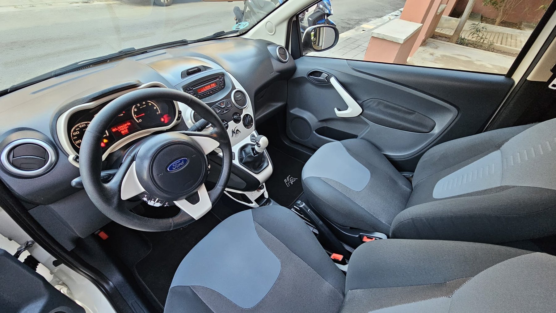 FORD ka 1.2 Titanium+