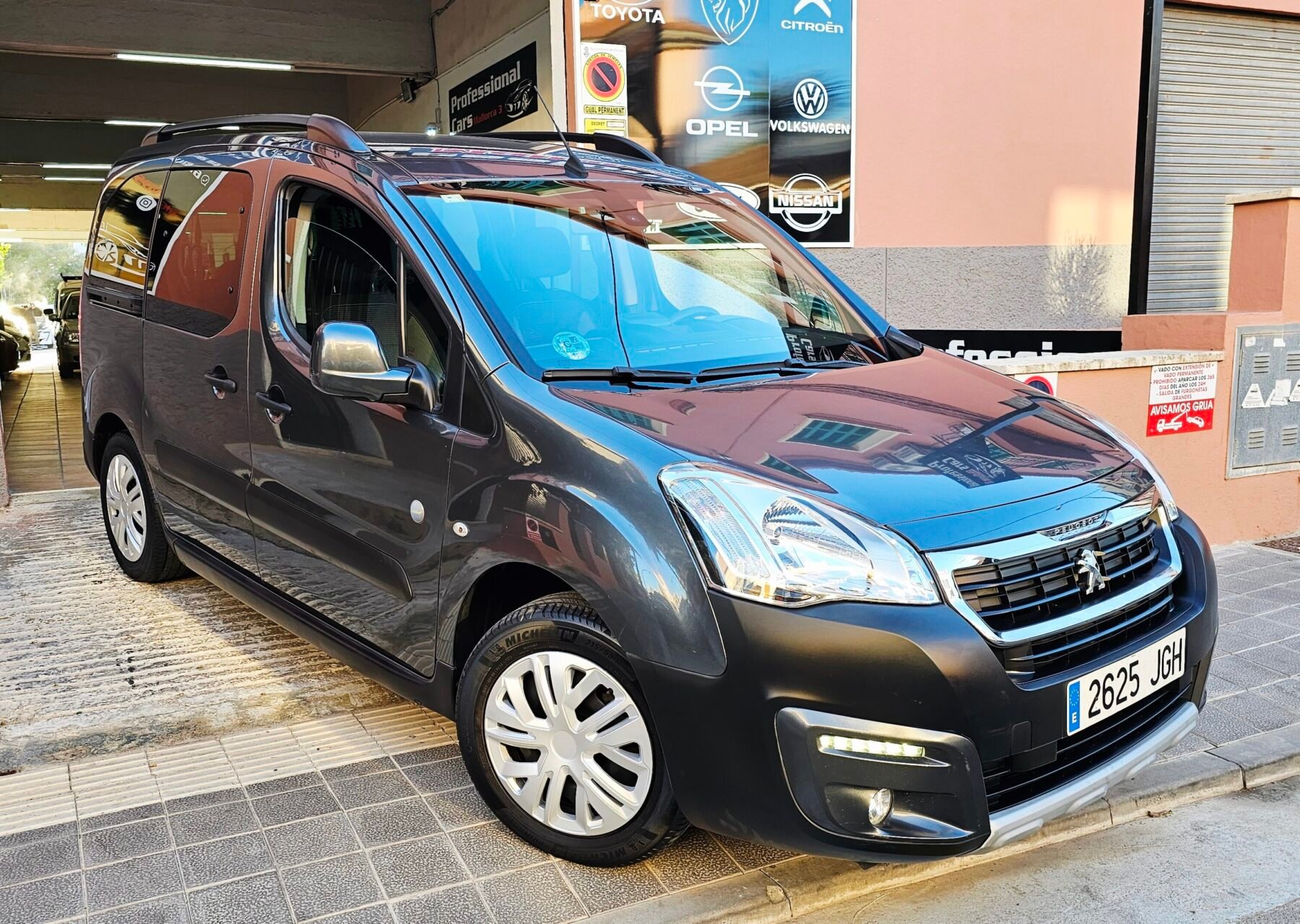 CITROEN Berlingo Outdoor / adaptado para Movilidad Reducida 