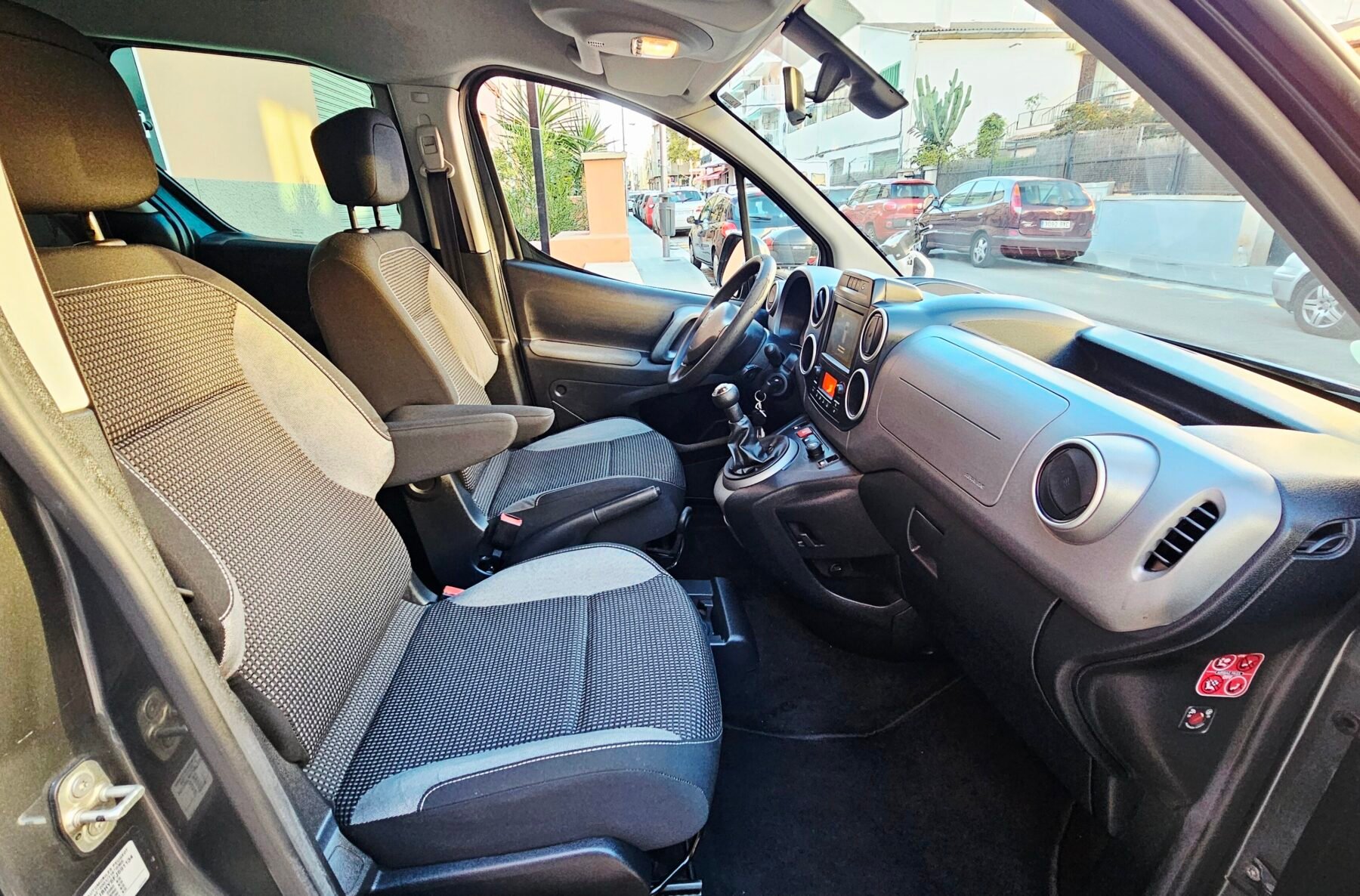 CITROEN Berlingo Outdoor / adaptado para Movilidad Reducida 