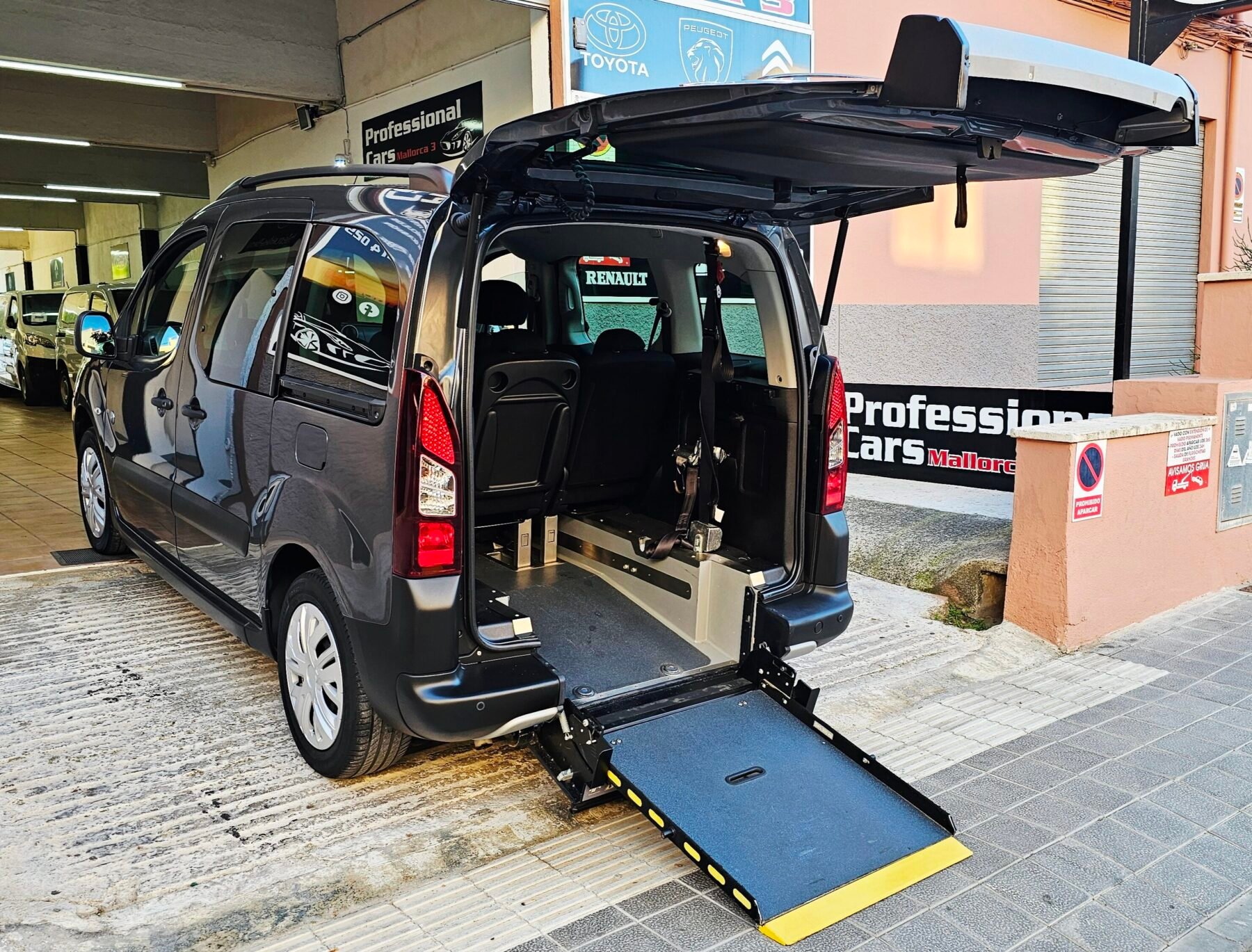 CITROEN Berlingo Outdoor / adaptado para Movilidad Reducida 