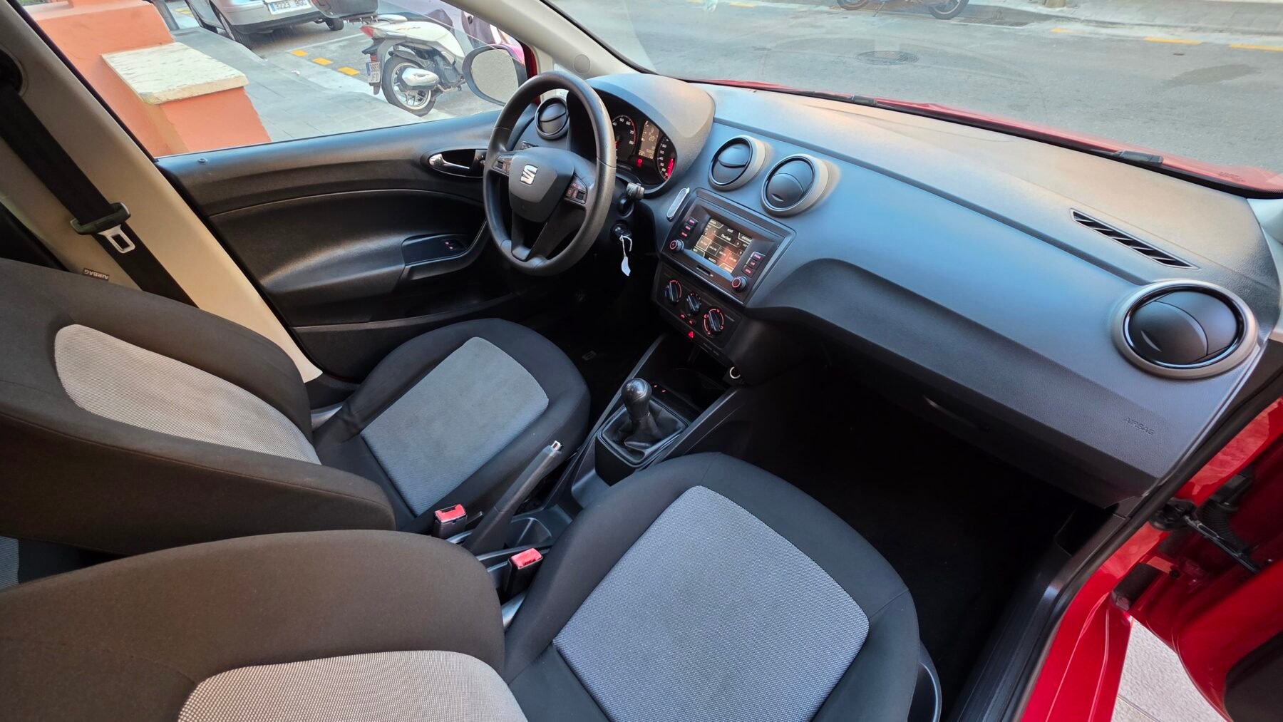 SEAT IBIZA Reference Plus 