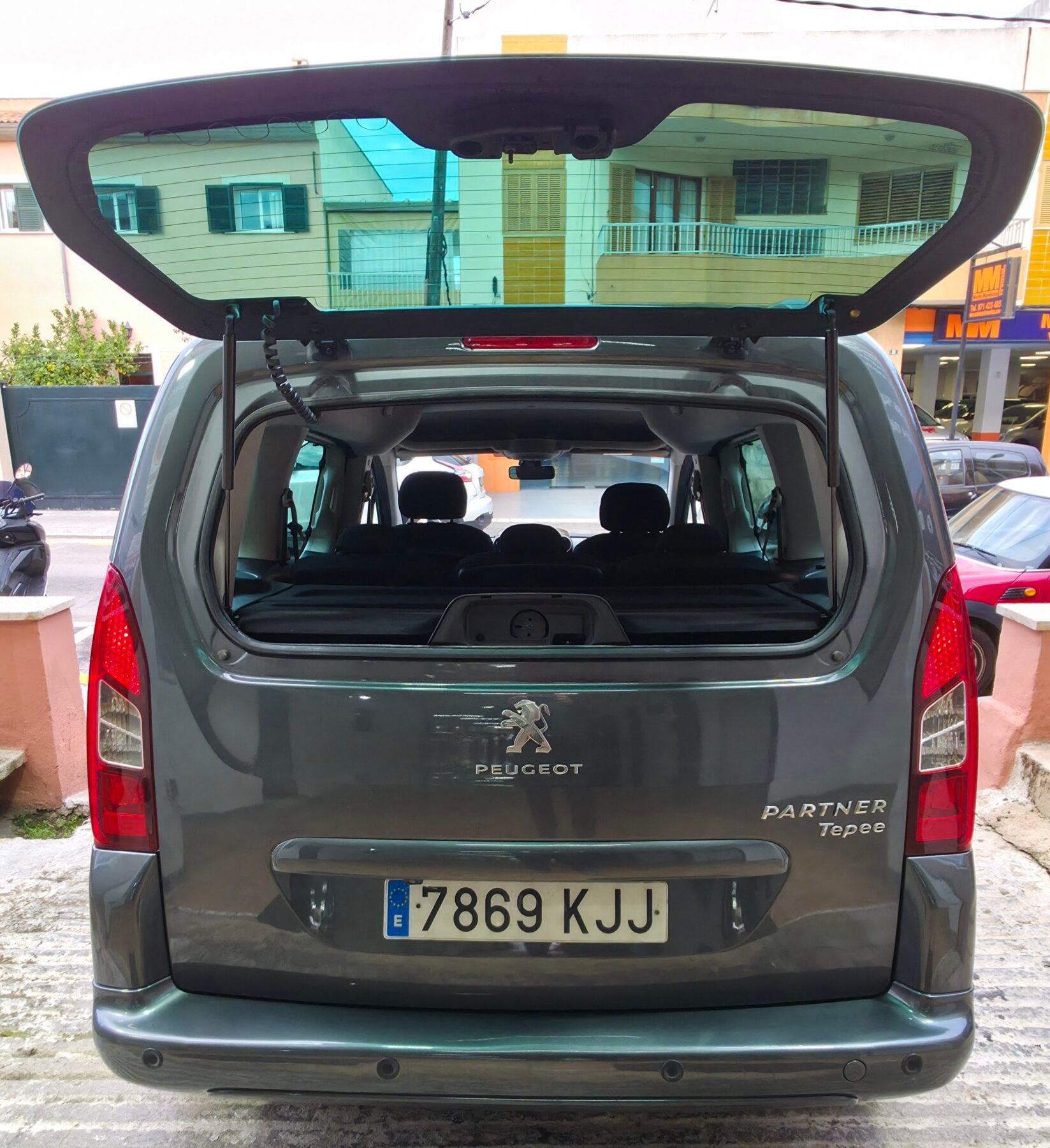 PEUGEOT Partner Style