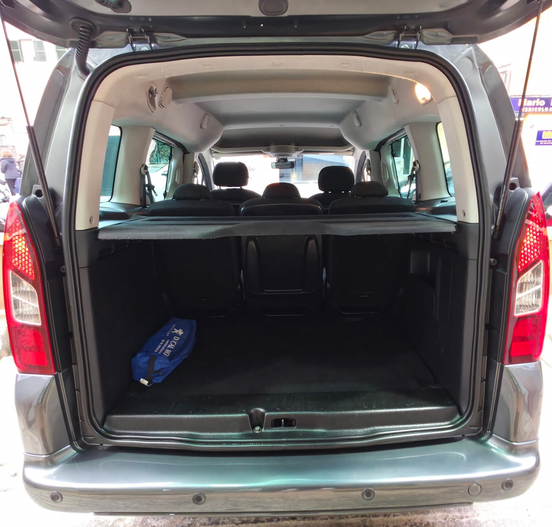 PEUGEOT Partner Style