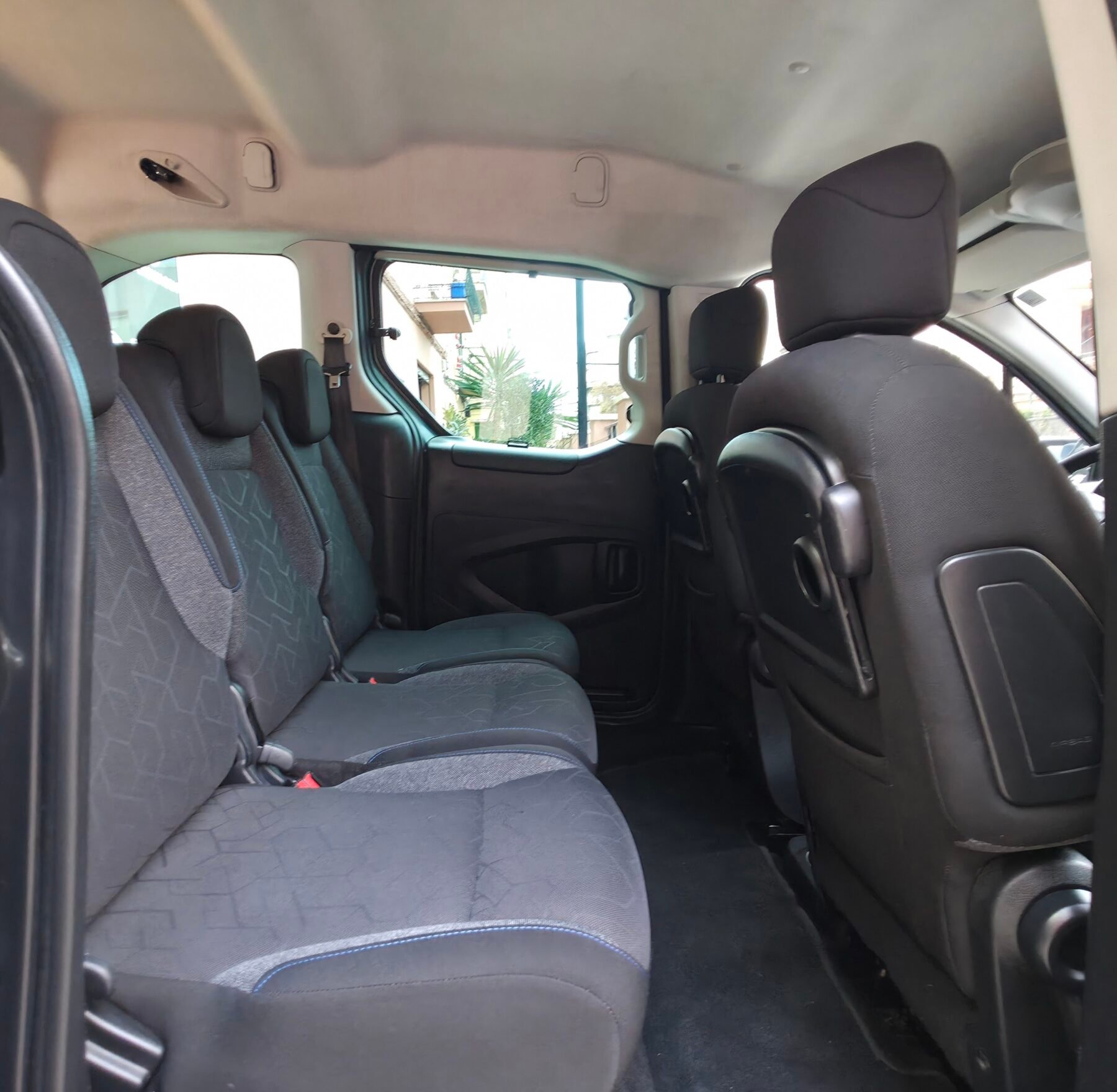 PEUGEOT Partner Style