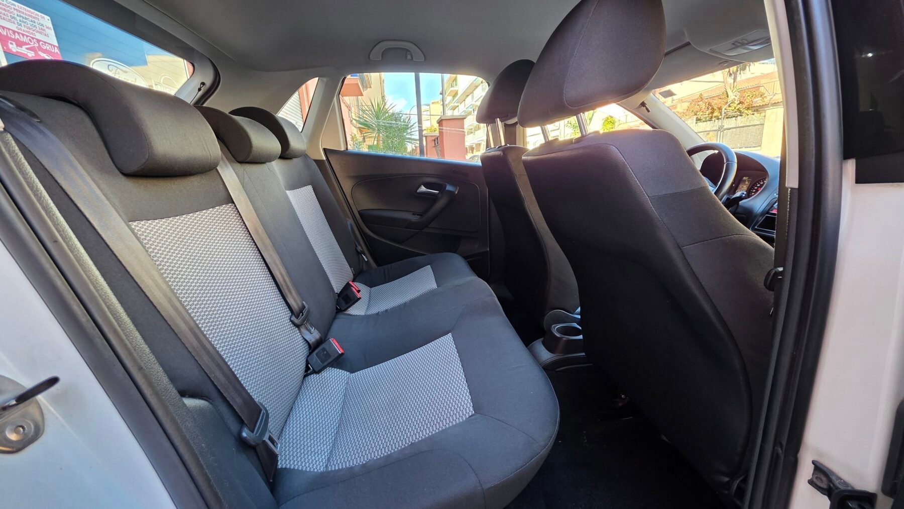 VOLKSWAGEN 1.2 ADVANCE