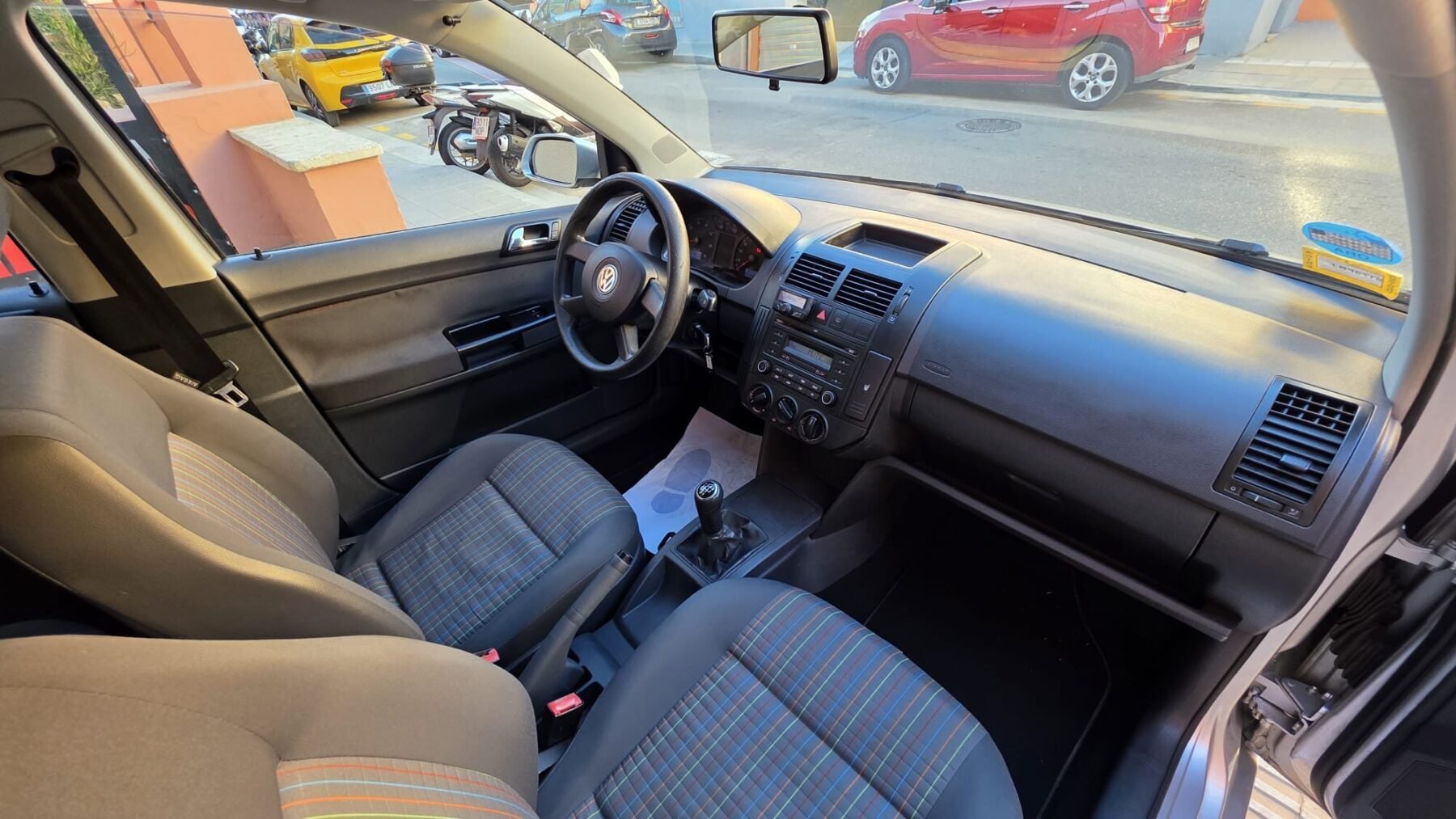 VOLKSWAGEN POLO  1.4 Advance