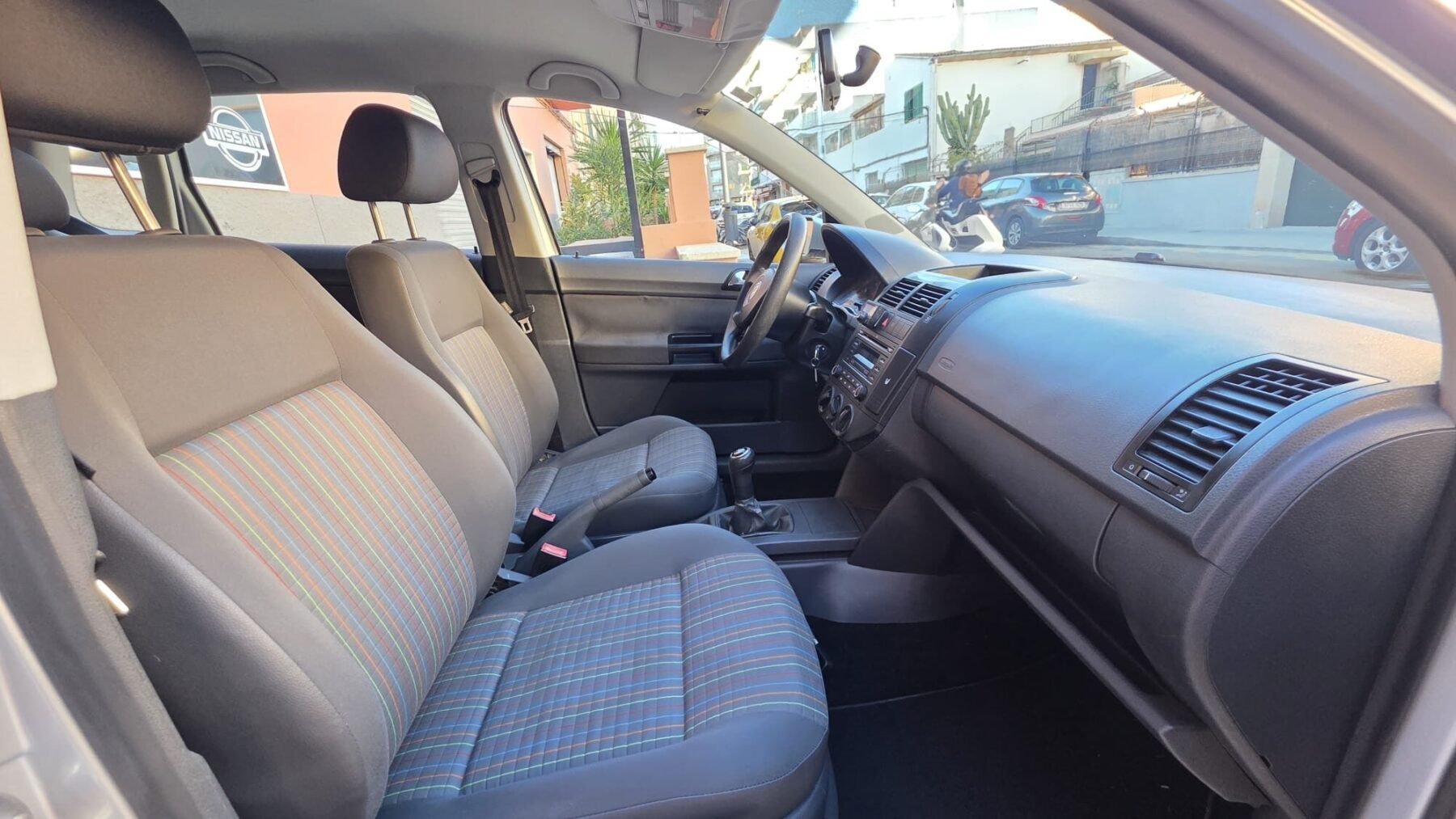 VOLKSWAGEN POLO  1.4 Advance