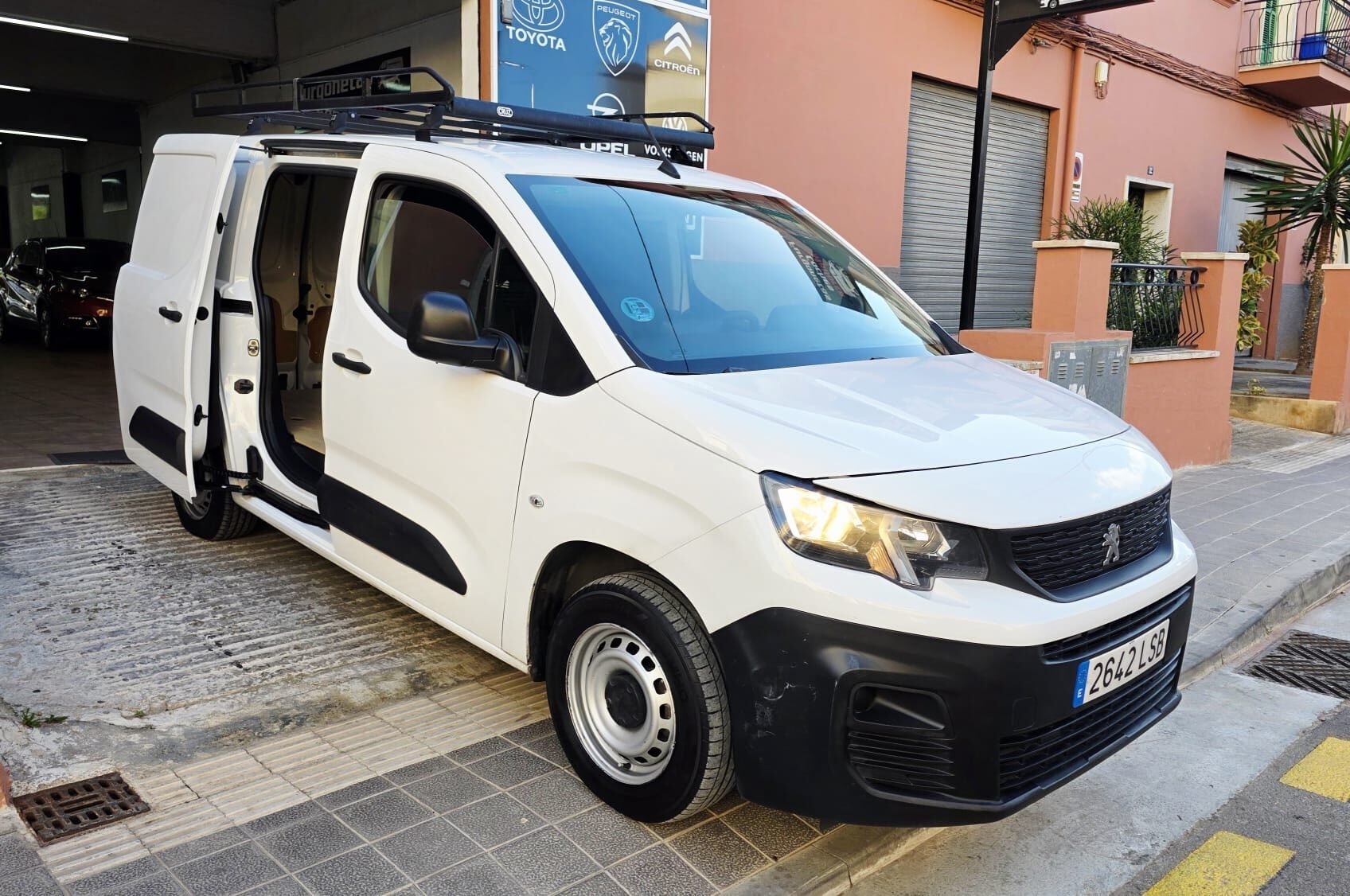 PEUGEOT Partner Pro Standard 600kg BlueHDI 100 S&S 5 vel.