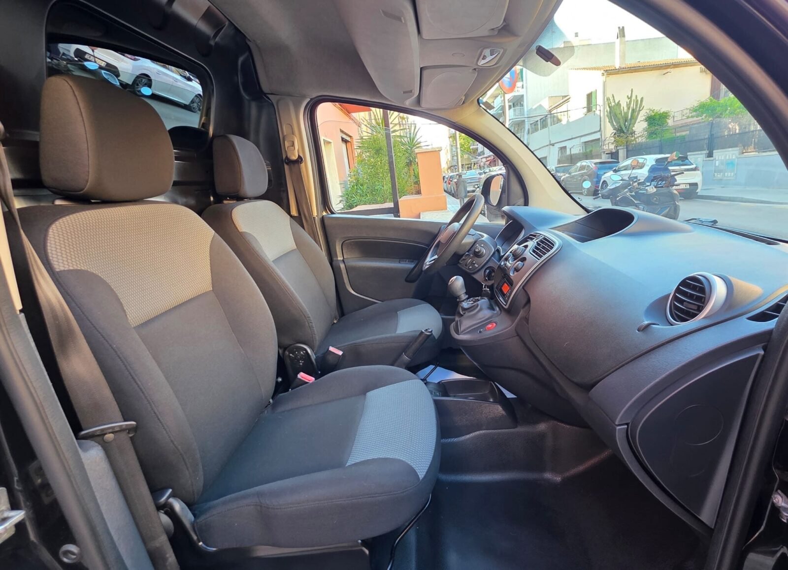 RENAULT Kangoo Furgón