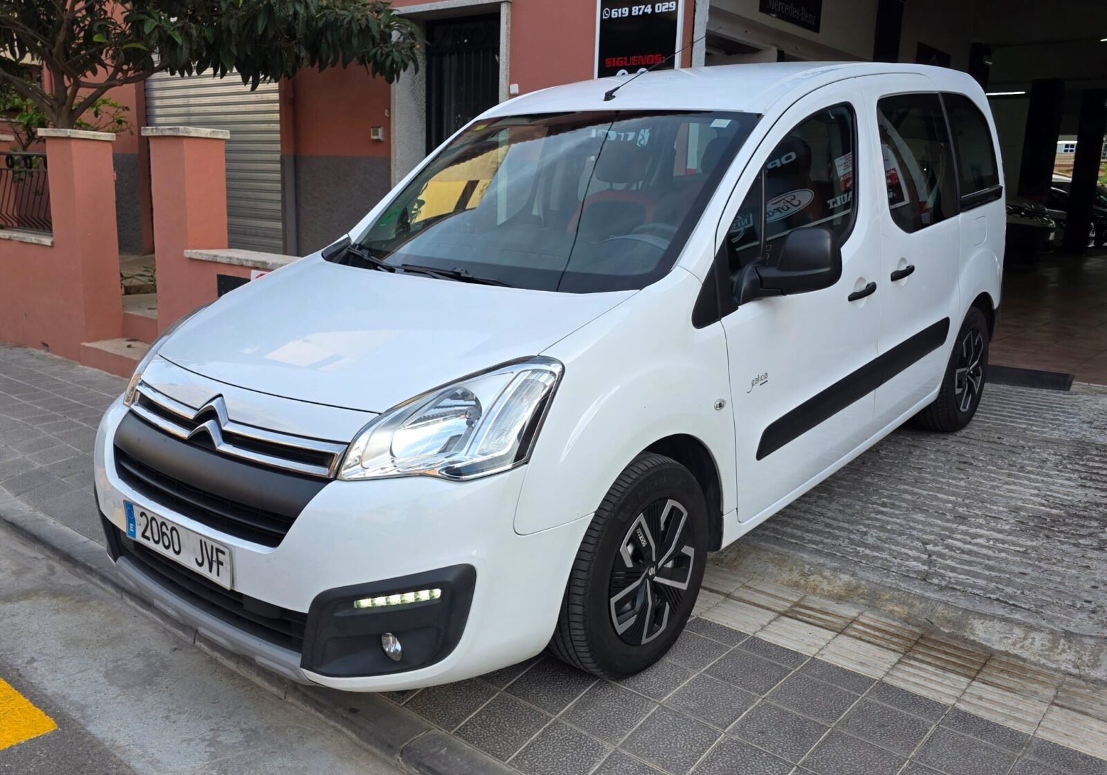 CITROEN Berlingo  Multispace LIVE Edition BlueHDi 100
