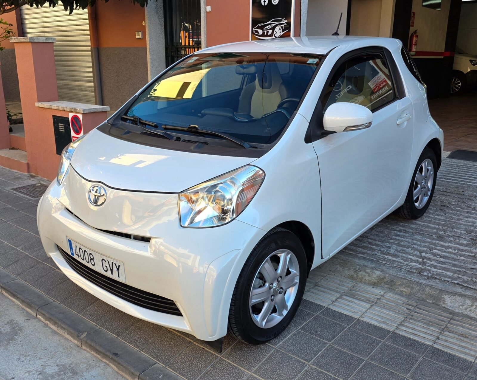 TOYOTA iQ 1.0 