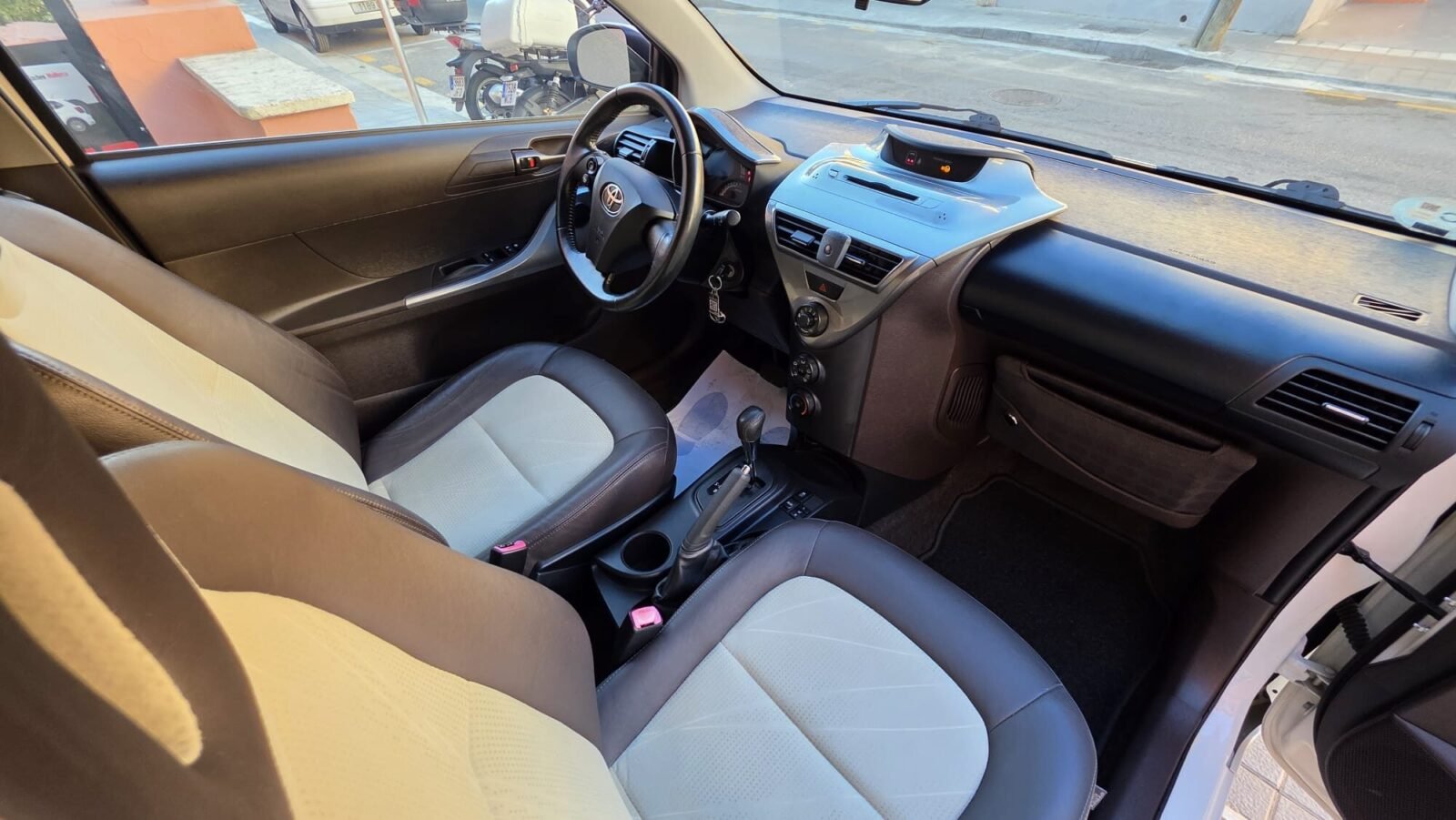 TOYOTA iQ 1.0 