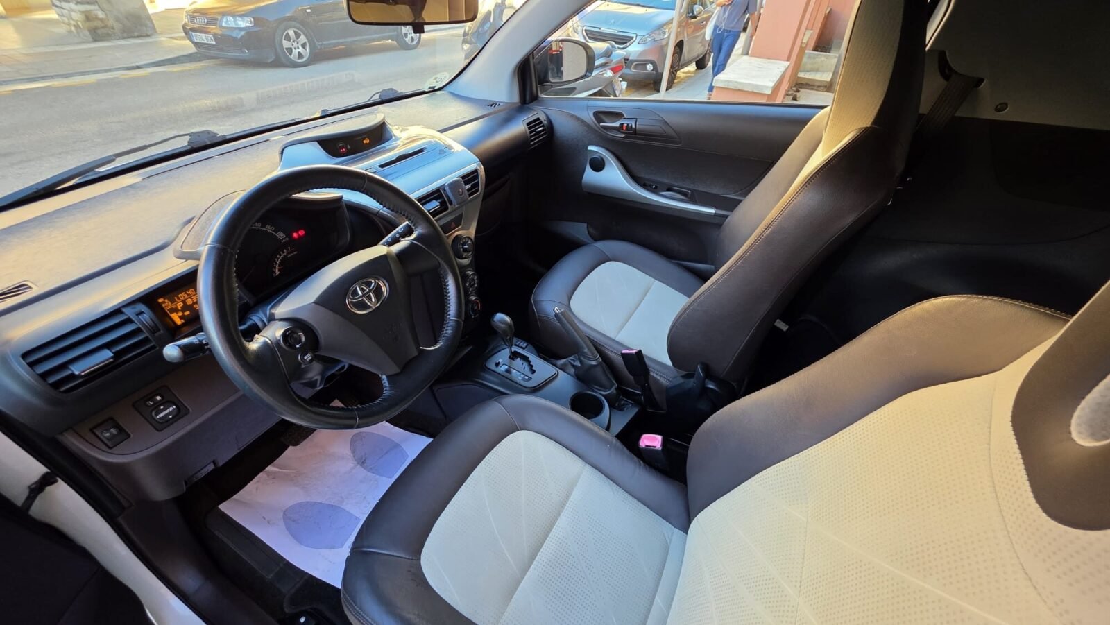 TOYOTA iQ 1.0 
