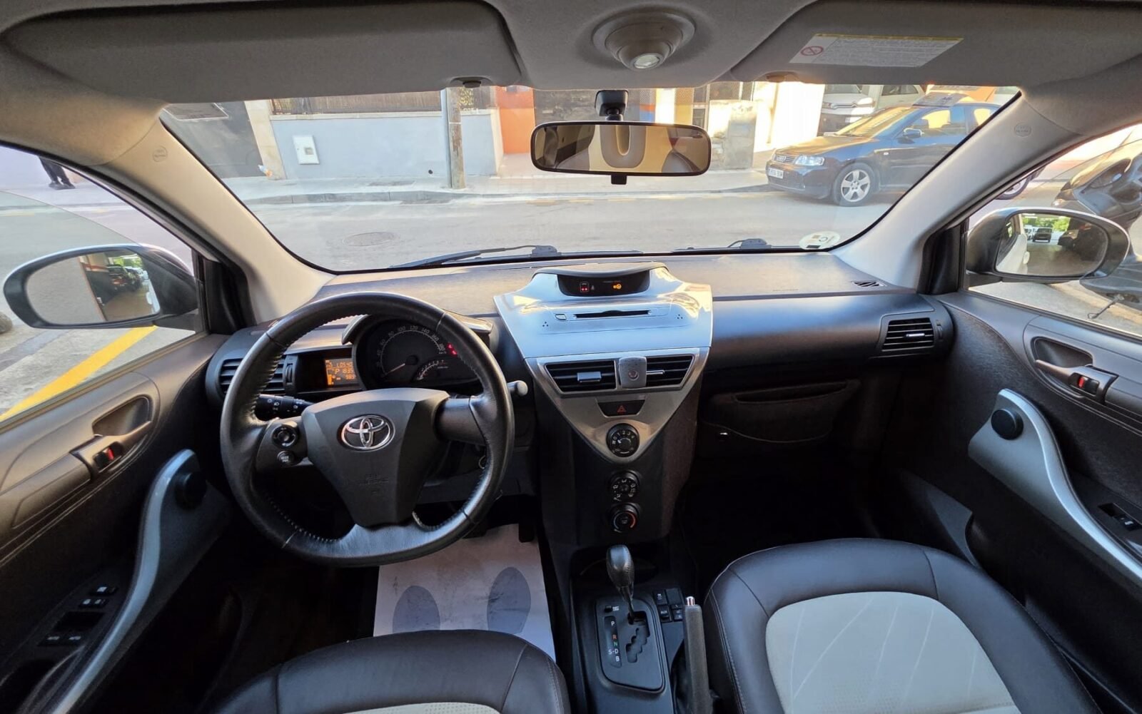 TOYOTA iQ 1.0 