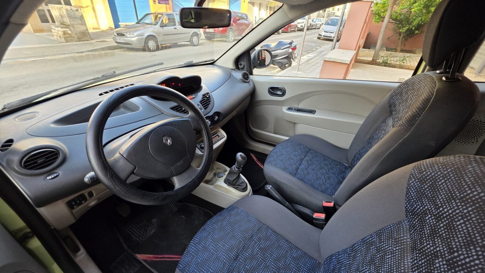 RENAULT twingo 1.2 Authentique