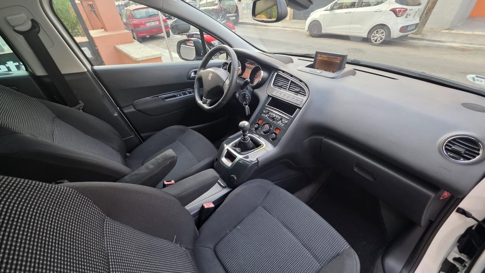 PEUGEOT 5008 Sport Pack
