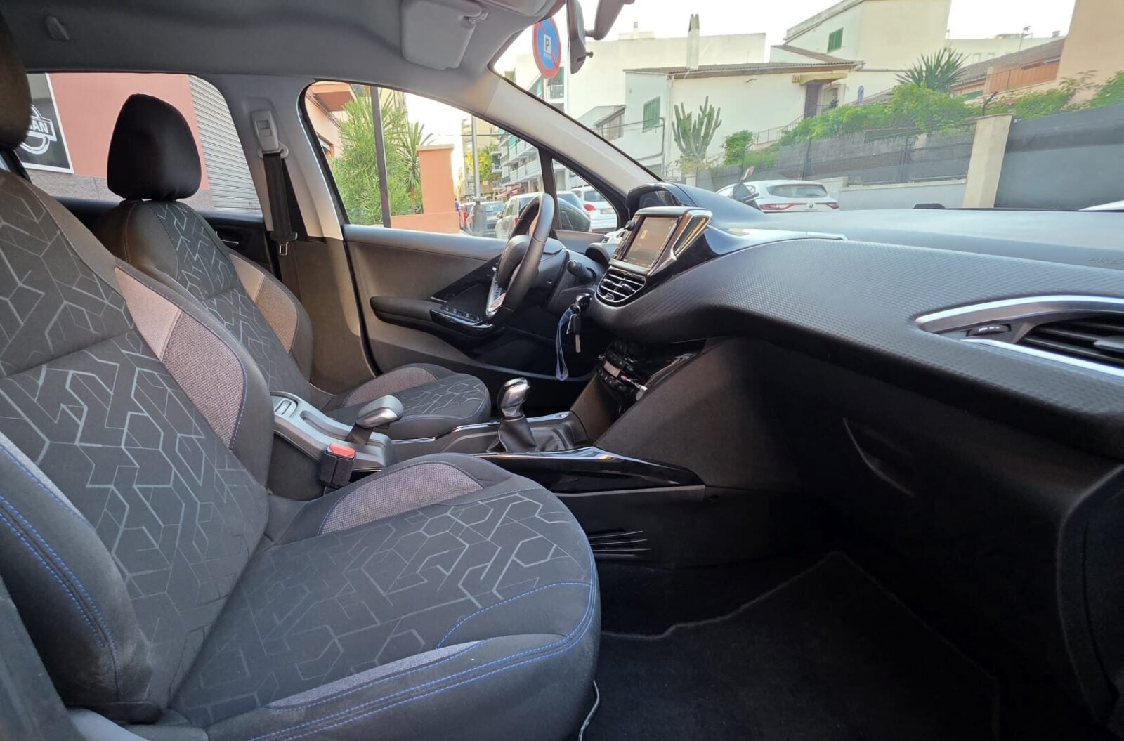 PEUGEOT 2008 Signature 1.2 PureTech 60KW 82CV