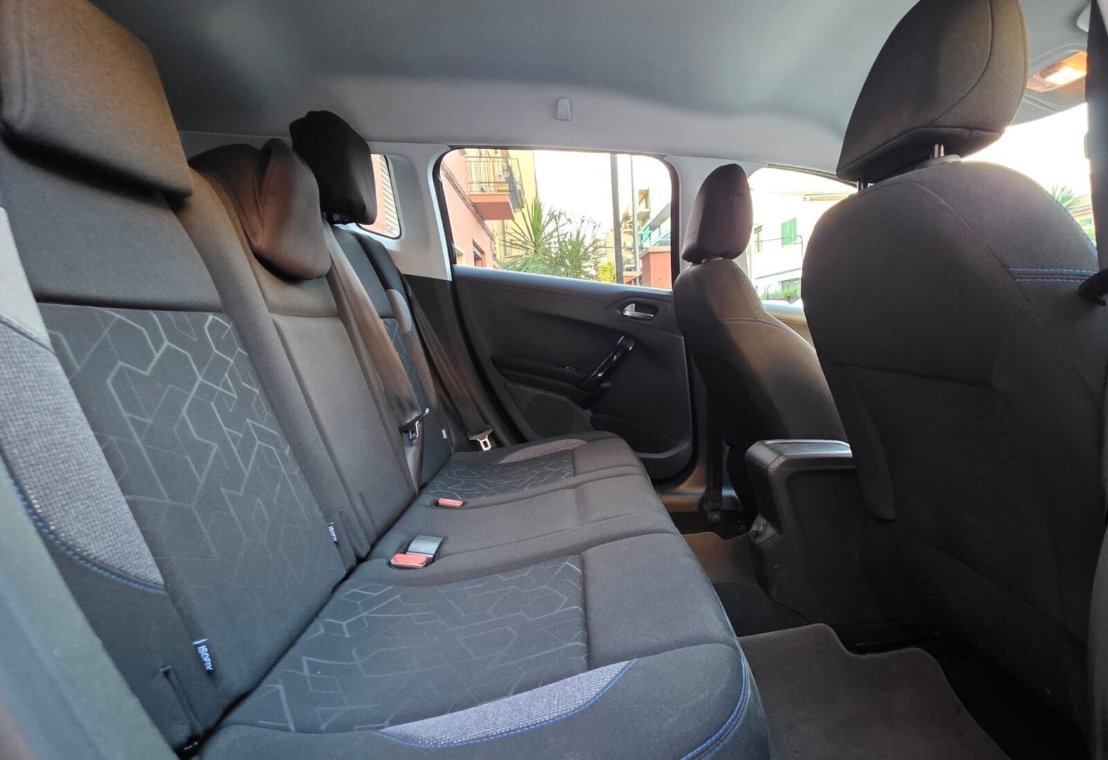 PEUGEOT 2008 Signature 1.2 PureTech 60KW 82CV