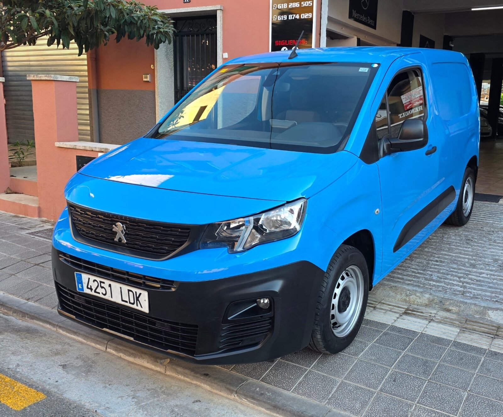 PEUGEOT Partner Premium Standard 600 kg BlueHDi 55 kW