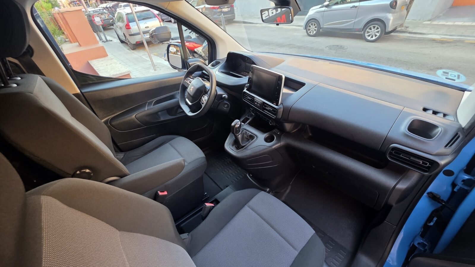 PEUGEOT Partner Premium Standard 600 kg BlueHDi 55 kW