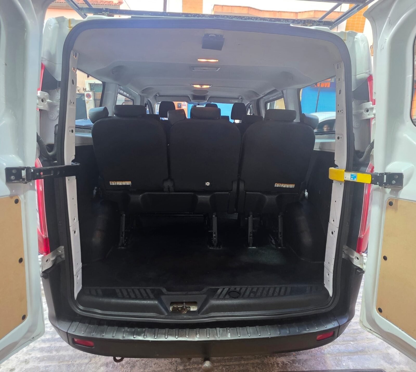 FORD Transit Custom Kombi 2.0 TDCI 77kW 320 L1 Ambiente