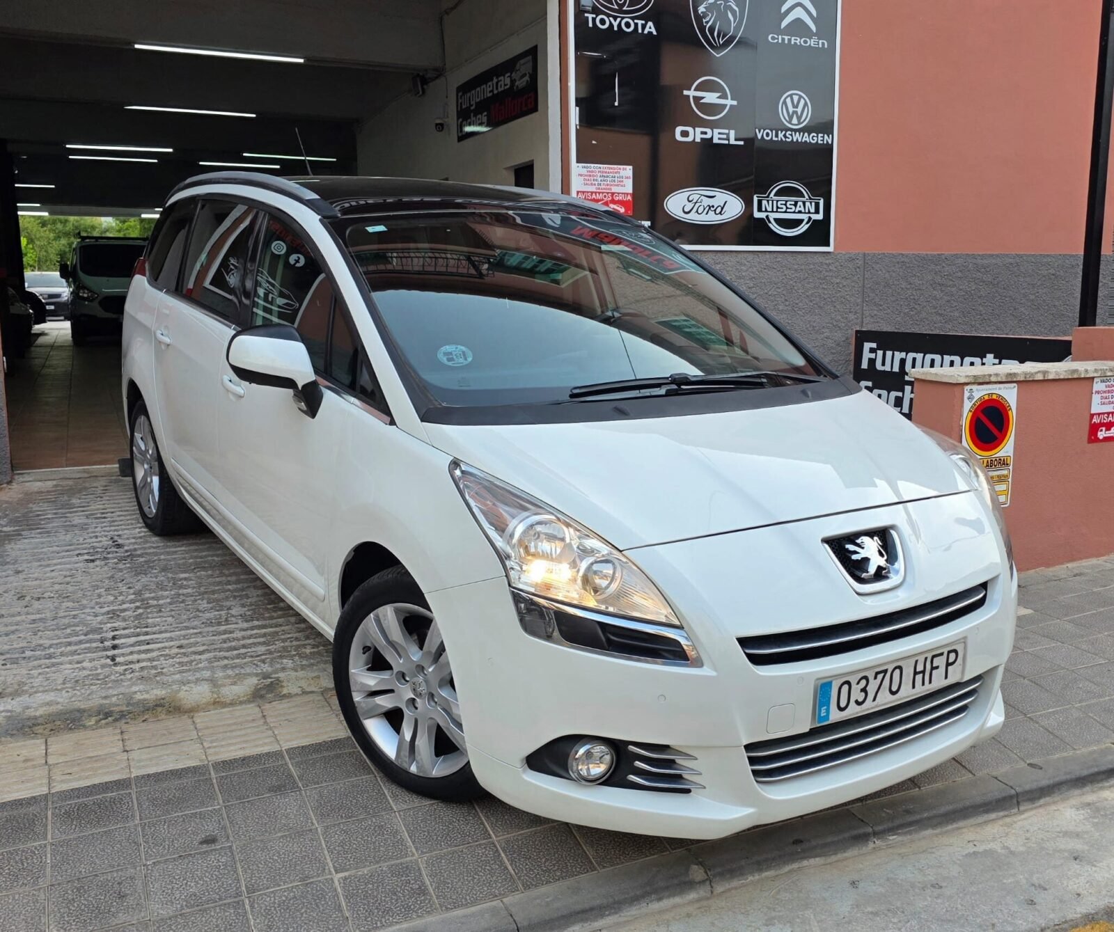 PEUGEOT 5008 Sport Pack