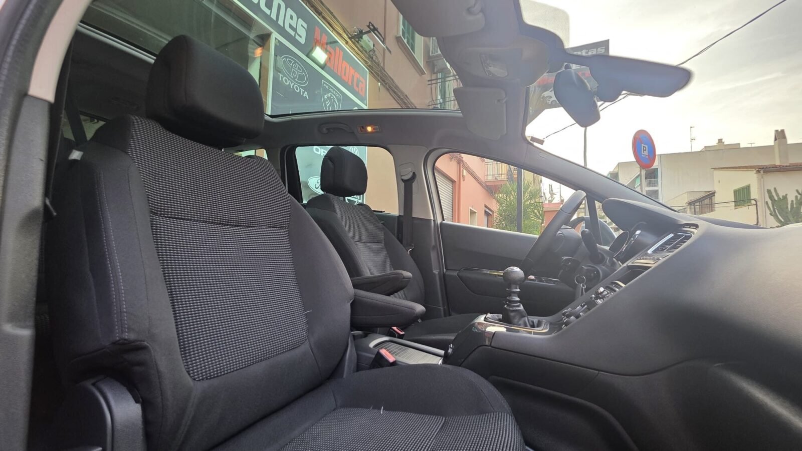 PEUGEOT 5008 Sport Pack